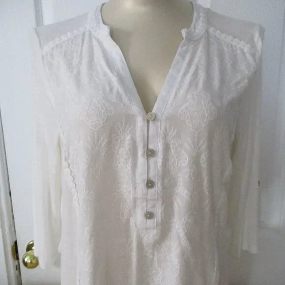 Democracy NWT White Embroidered Roll Tab Sleeves Relaxed Fit Blouse Size M - Picture 12 of 12